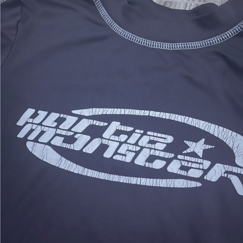 Black and white Hollister Co. short sleeve shirt #HollisterCo